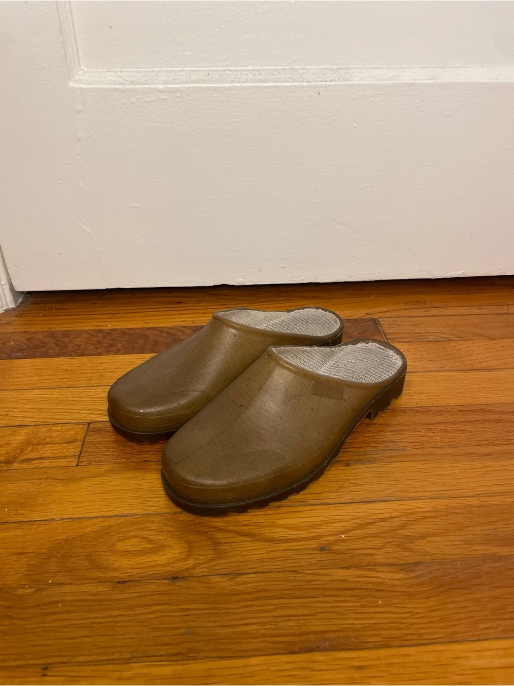 Plasticana Gardana Clogs!